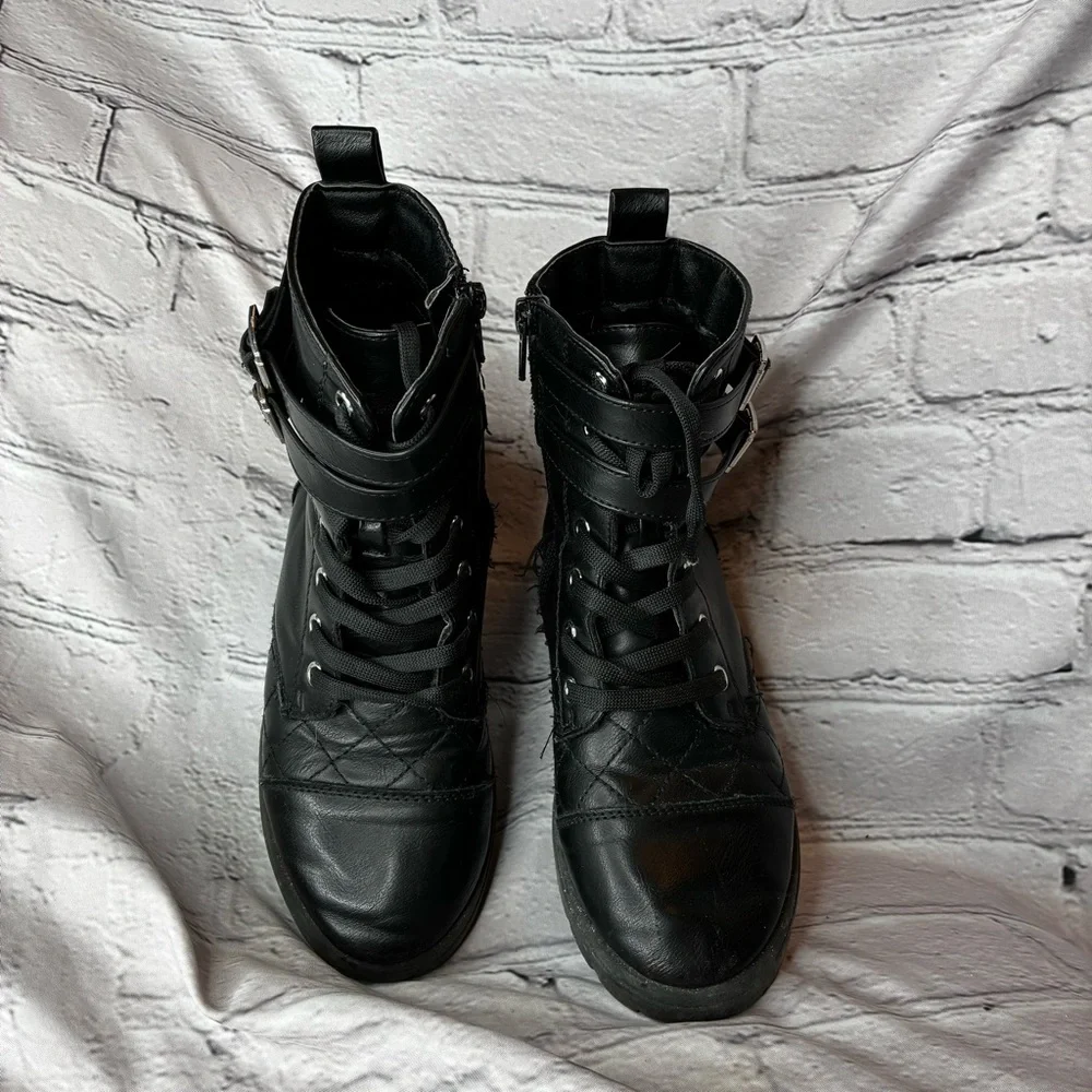 5/$20 BCBGirls Adrianna Black Side Zip Up Combat Moto Boots Buckles Sz 2 AS IS‎